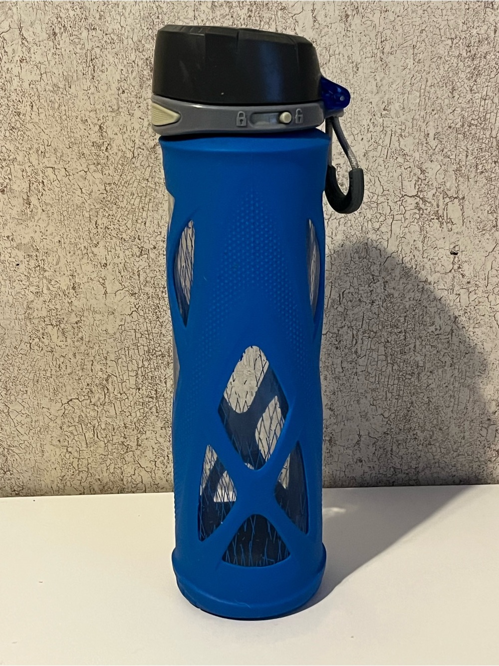 Zulu Blue Glass Water Bottle with Twist-on Handle Lid Fitness Hydration 20 oz.